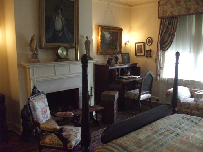 Woodrow Wilson's bedroom.